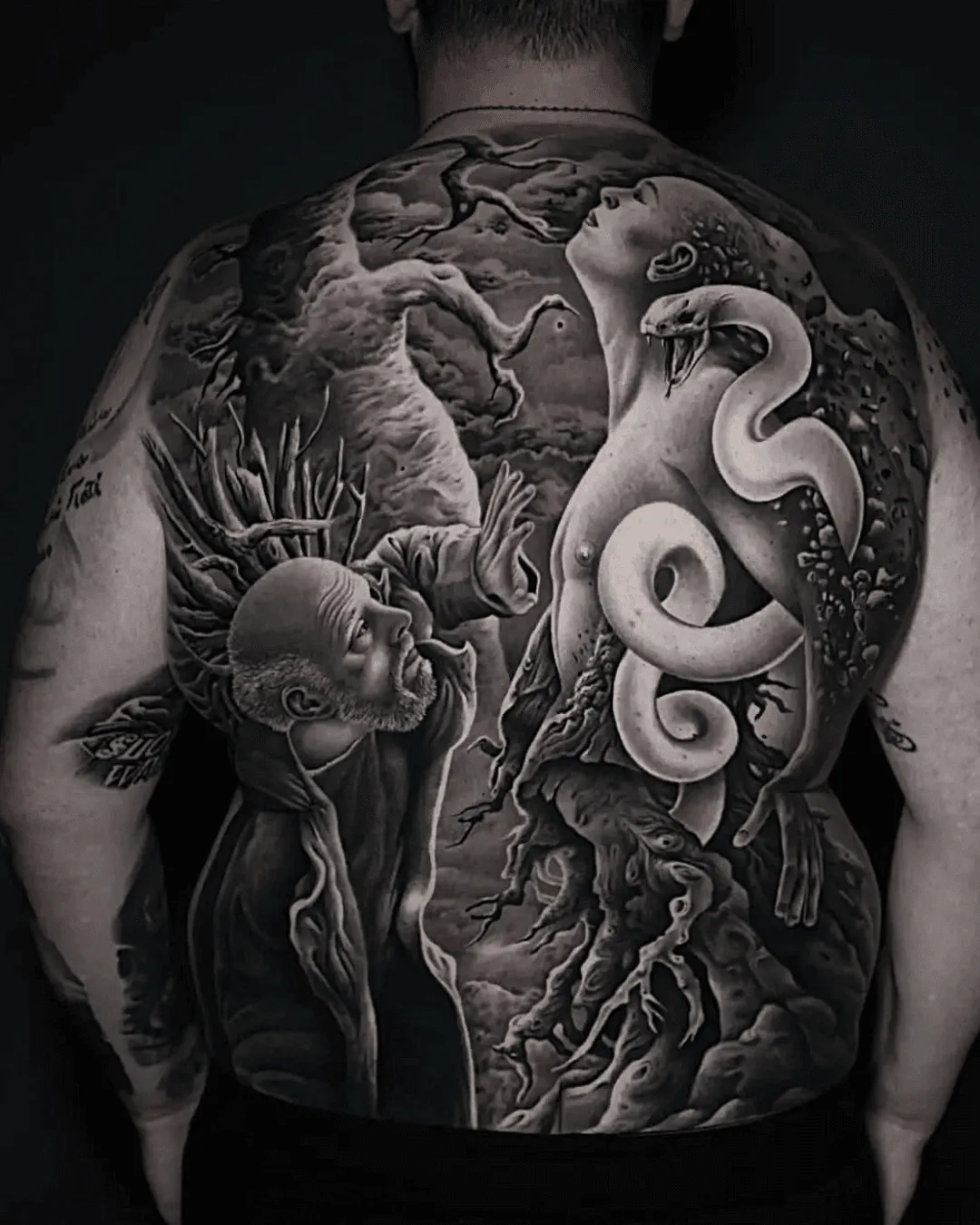 Blackwork Tattoo Berlin – Beispiel aus dem Ivory Tattoo Studio Berlin