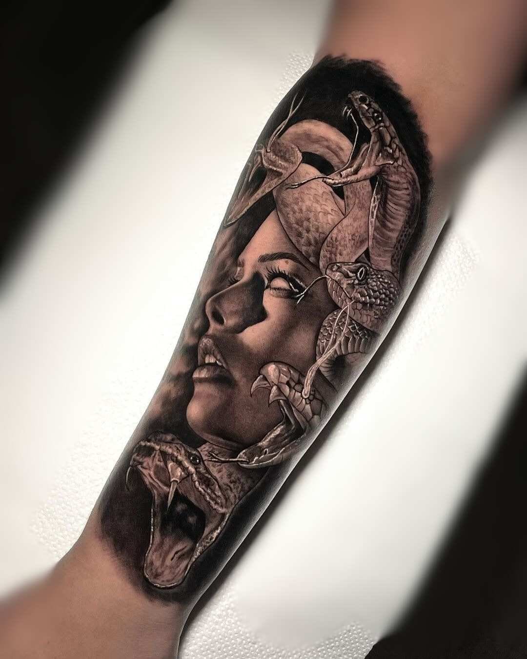 Tattoo von Chapo – Ivory Tattoo Berlin