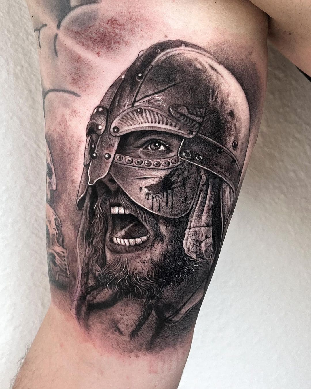 Tattoo von Ziur – Ivory Tattoo Berlin