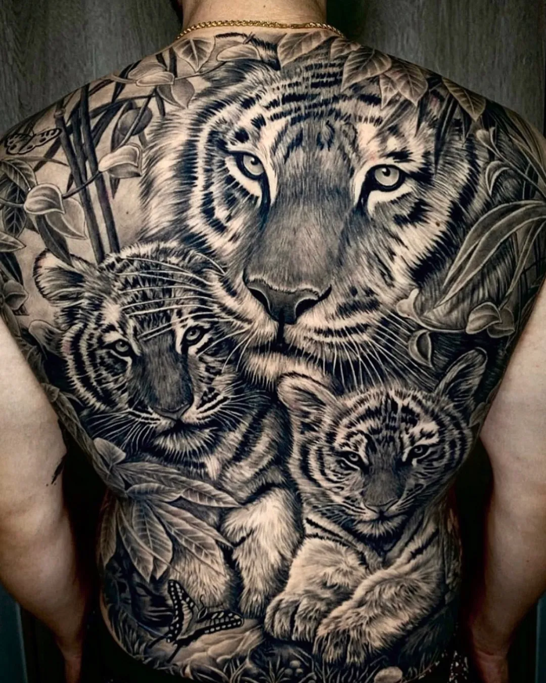 Big Tattoos Tattoo – Ivory Tattoo Berlin