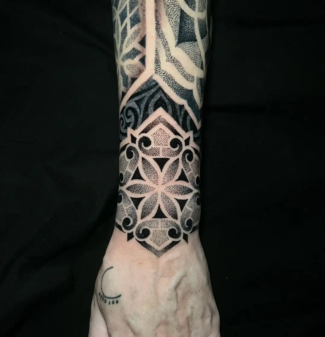 Inklife Arm Tattoostudio